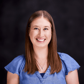 Amanda Retzki headshot