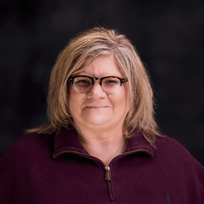 Vicki Woschnick headshot