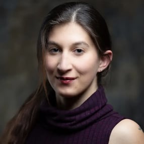 Ana Paradis headshot