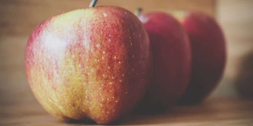 Three_apples