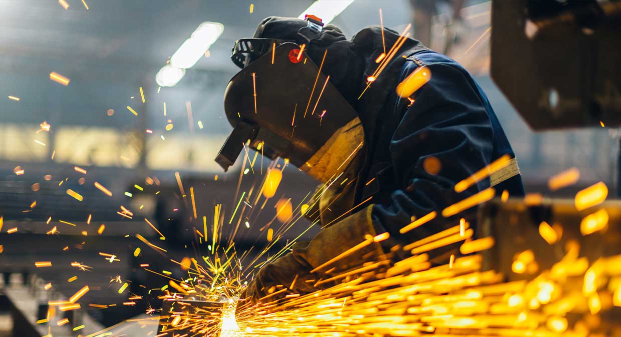 welding_with_lots_of_sparks