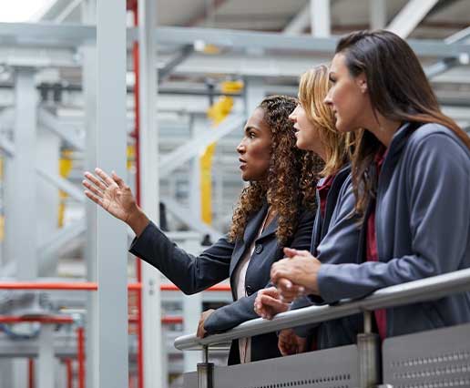 discussion_at_railing_in_plant