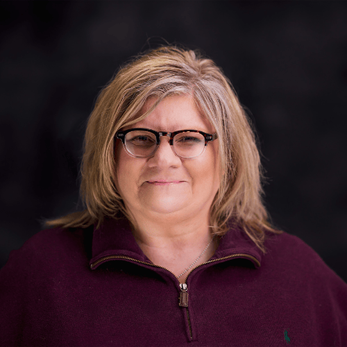 Vicki Woschnick headshot